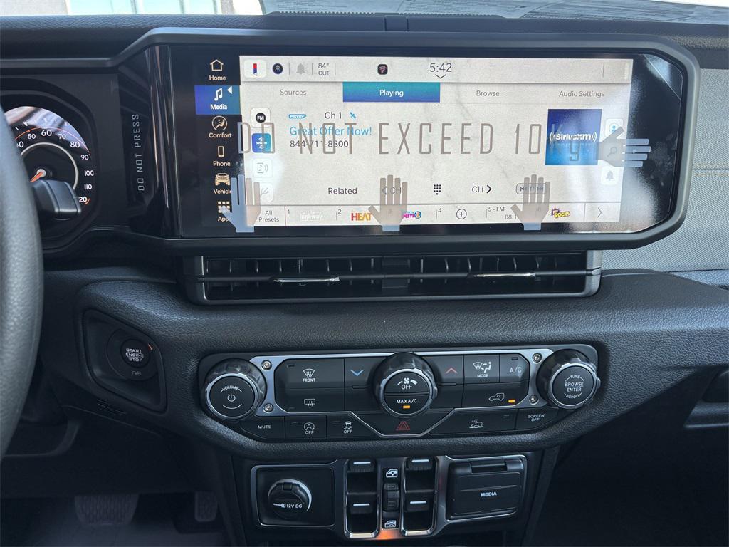 new 2025 Jeep Gladiator car, priced at $40,305