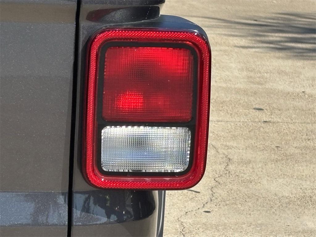 new 2025 Jeep Gladiator car, priced at $40,305