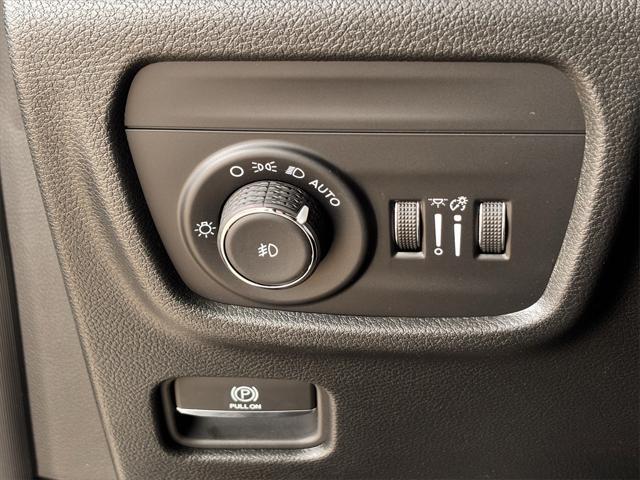 new 2025 Jeep Grand Cherokee car, priced at $41,081
