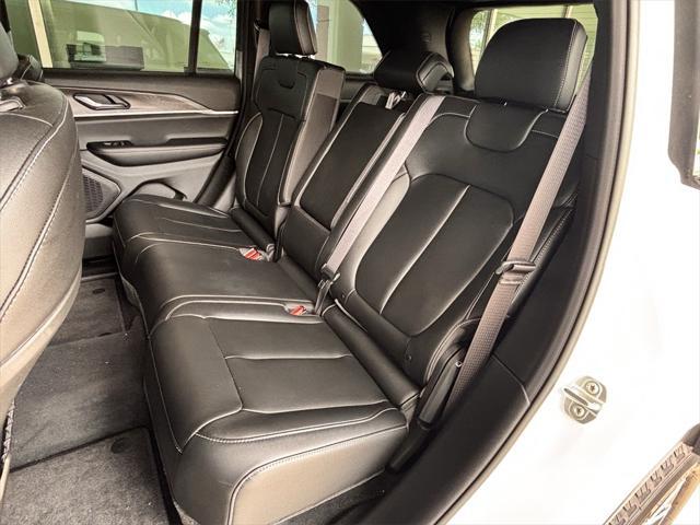 new 2025 Jeep Grand Cherokee car, priced at $41,081