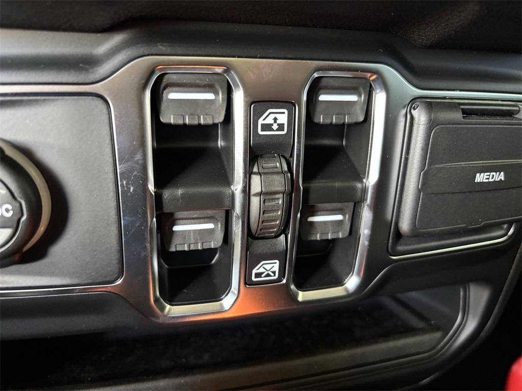 new 2025 Jeep Wrangler car, priced at $45,245