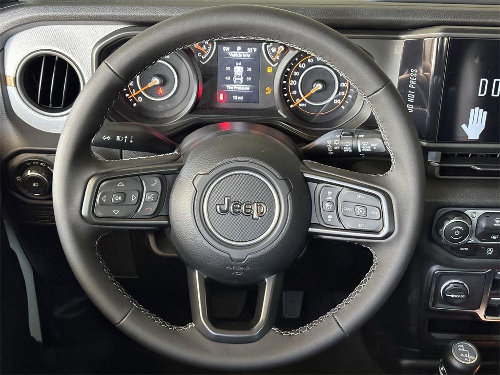 new 2025 Jeep Wrangler car, priced at $45,245