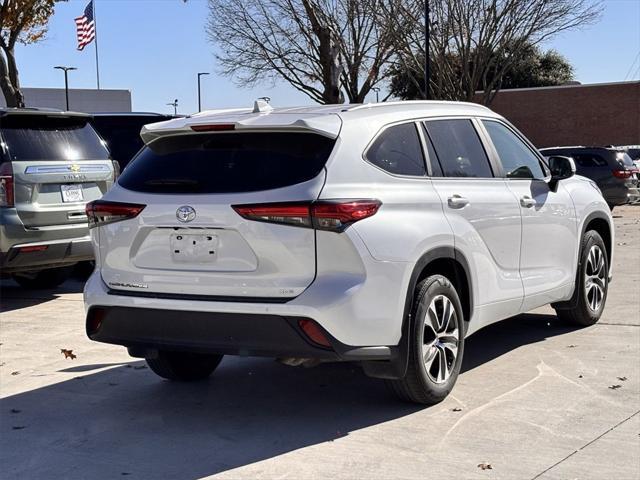 used 2023 Toyota Highlander car, priced at $36,891