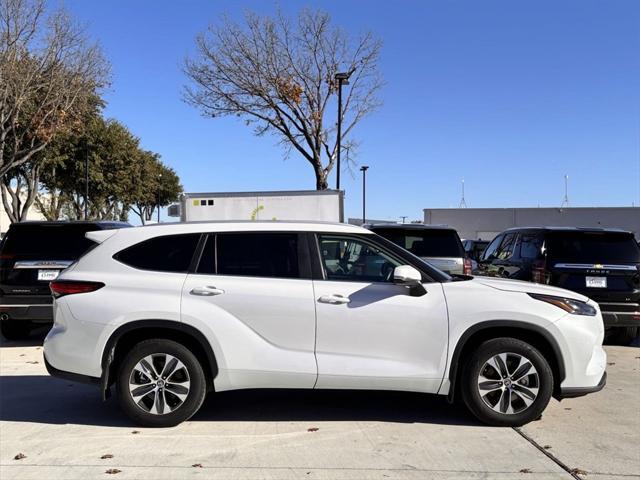 used 2023 Toyota Highlander car, priced at $36,891