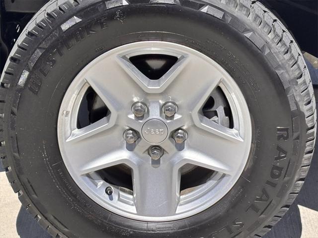 used 2023 Jeep Gladiator car, priced at $29,394