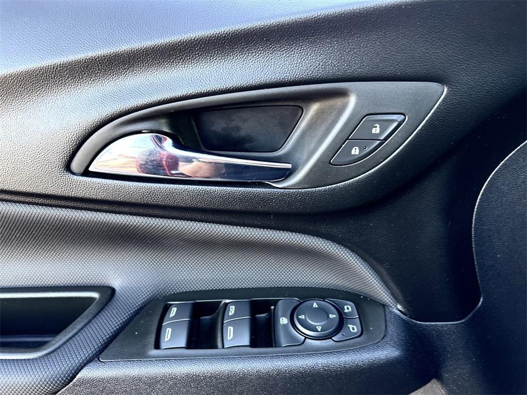 used 2023 Chevrolet Equinox car, priced at $24,741