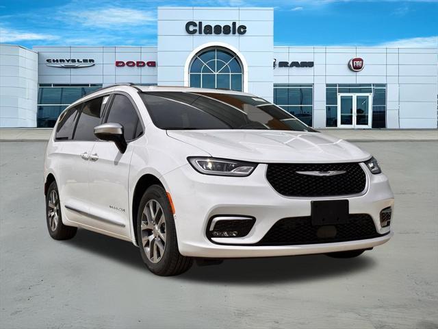 new 2025 Chrysler Pacifica car, priced at $55,541