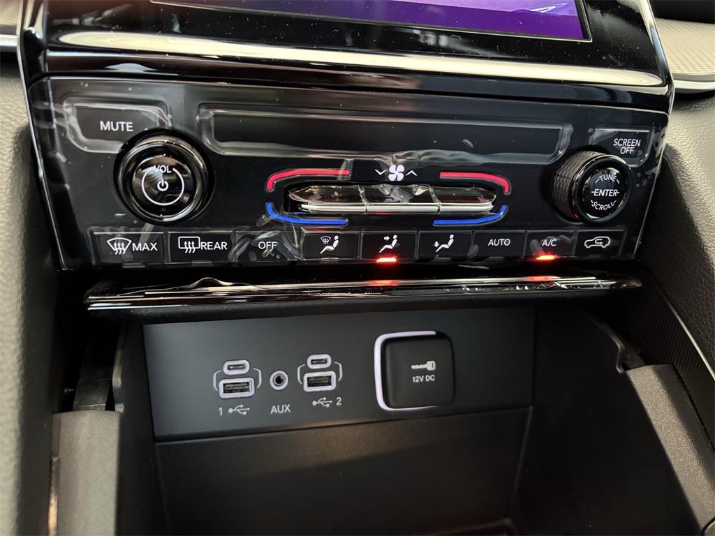 new 2025 Jeep Grand Cherokee L car, priced at $38,025