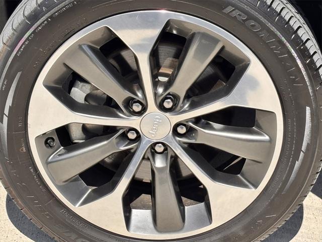 used 2019 Jeep Cherokee car, priced at $23,192