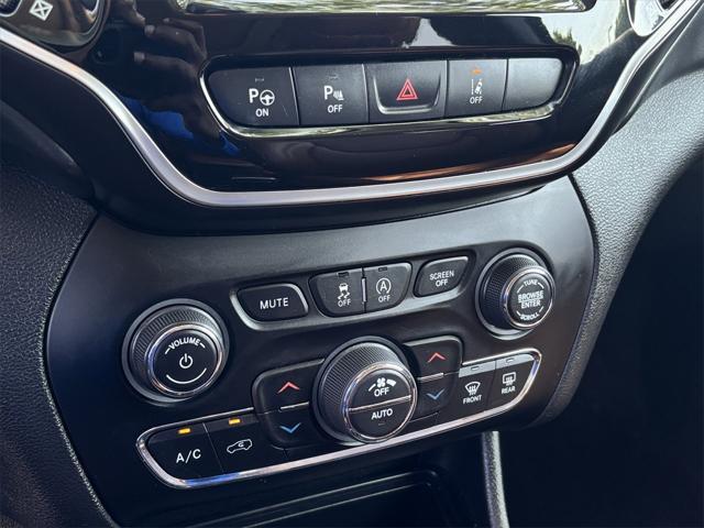 used 2019 Jeep Cherokee car, priced at $23,192