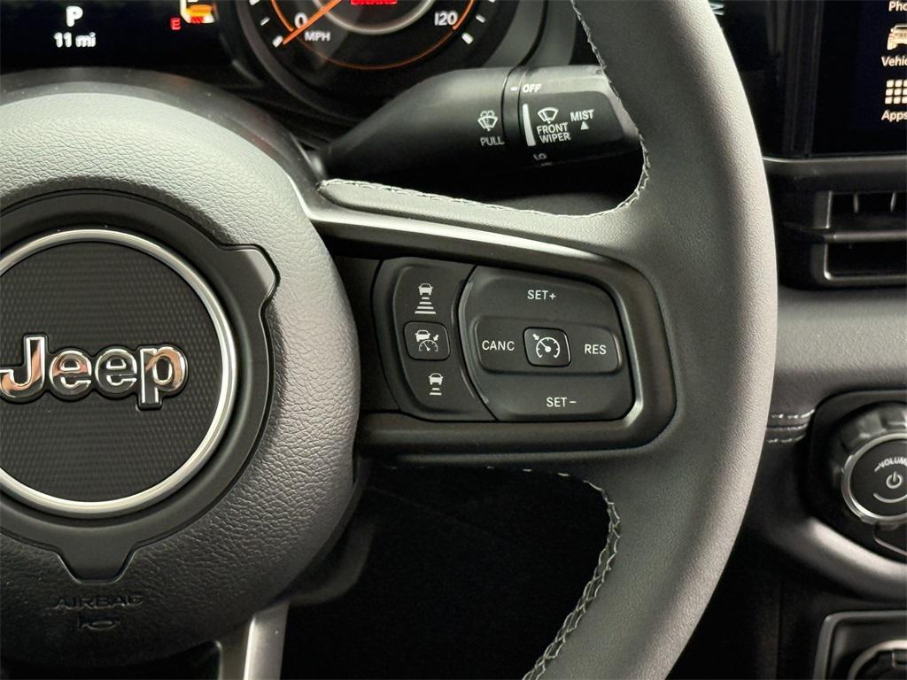 new 2025 Jeep Gladiator car, priced at $46,605