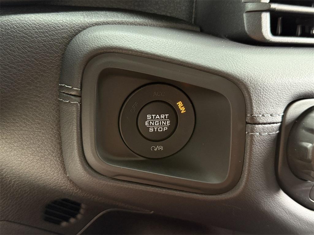 new 2025 Jeep Gladiator car, priced at $46,605