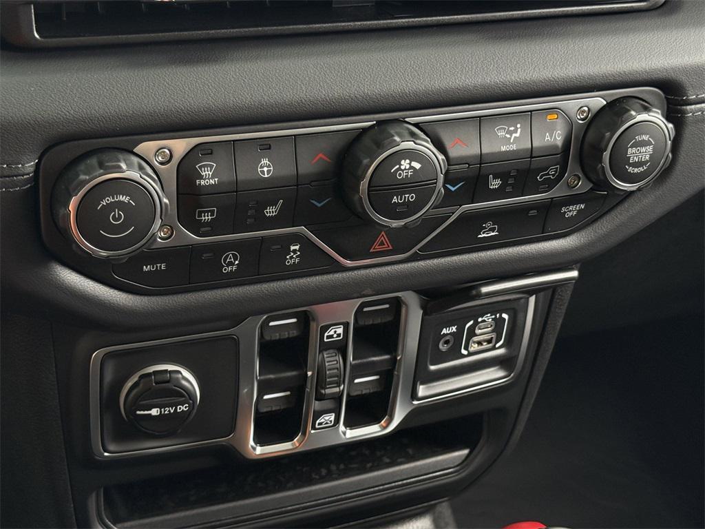 new 2025 Jeep Gladiator car, priced at $46,605