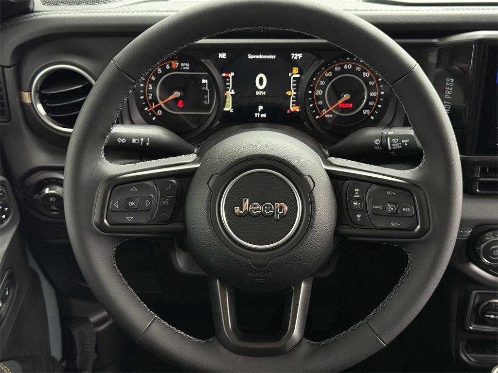 new 2025 Jeep Gladiator car, priced at $46,605