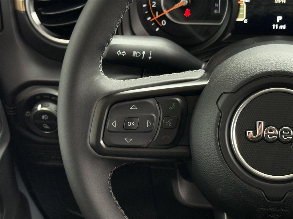 new 2025 Jeep Gladiator car, priced at $46,605