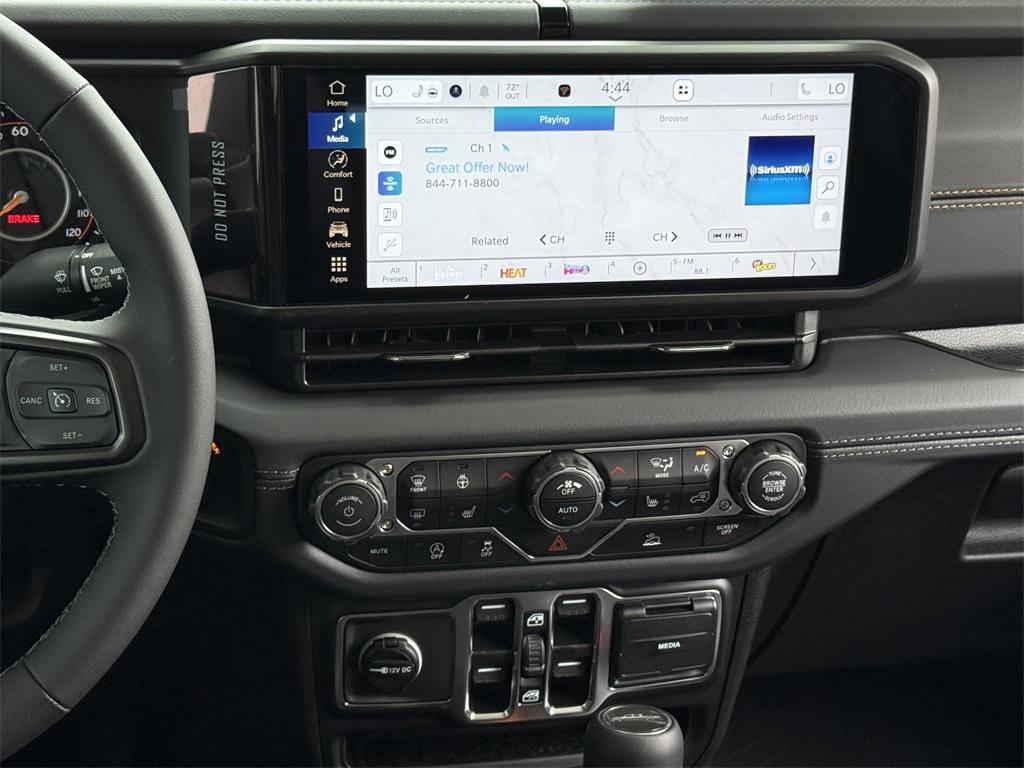 new 2025 Jeep Gladiator car, priced at $46,605