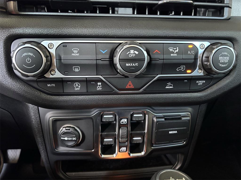 new 2025 Jeep Wrangler car, priced at $38,750