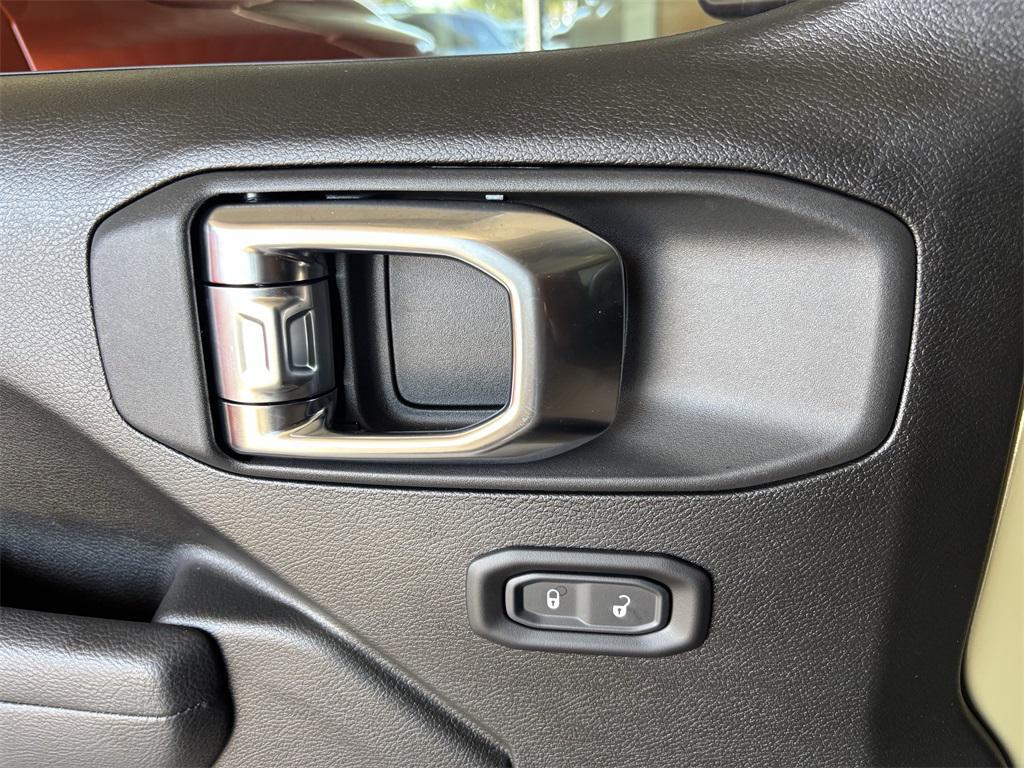 new 2025 Jeep Wrangler car, priced at $38,750