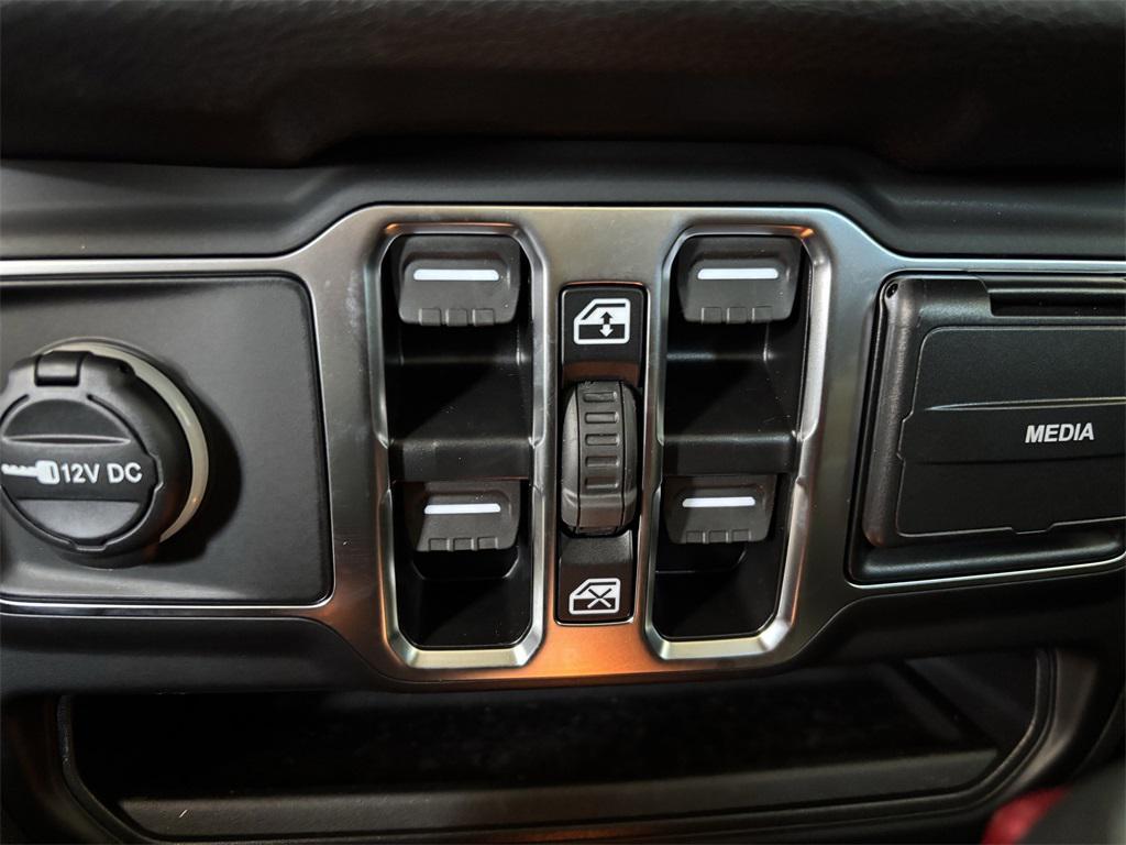 new 2025 Jeep Wrangler car, priced at $38,750