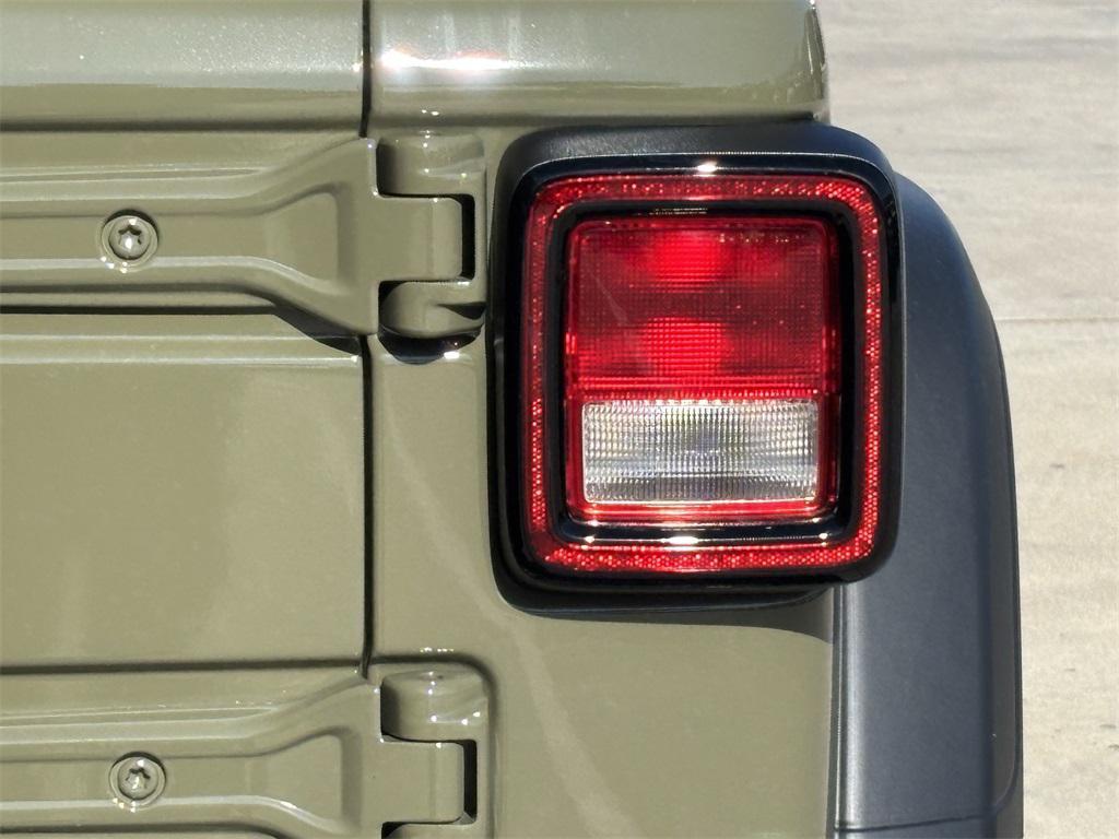 new 2025 Jeep Wrangler car, priced at $38,750