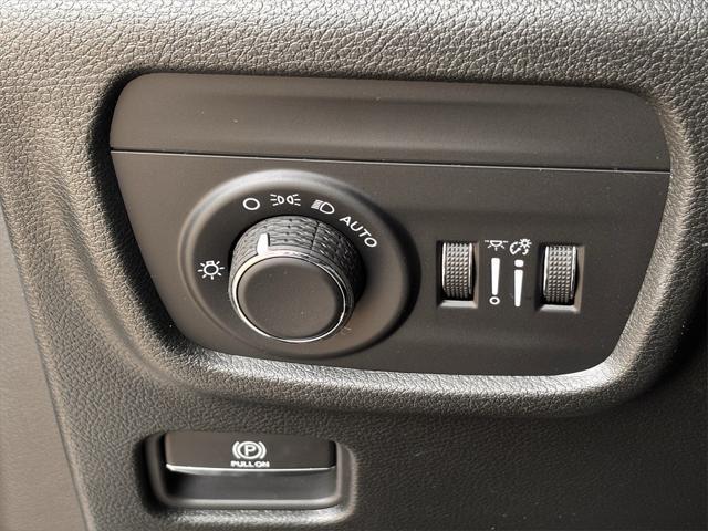 new 2025 Jeep Grand Cherokee L car, priced at $40,490