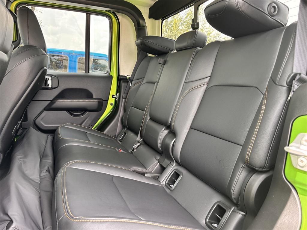 new 2025 Jeep Gladiator car, priced at $44,624