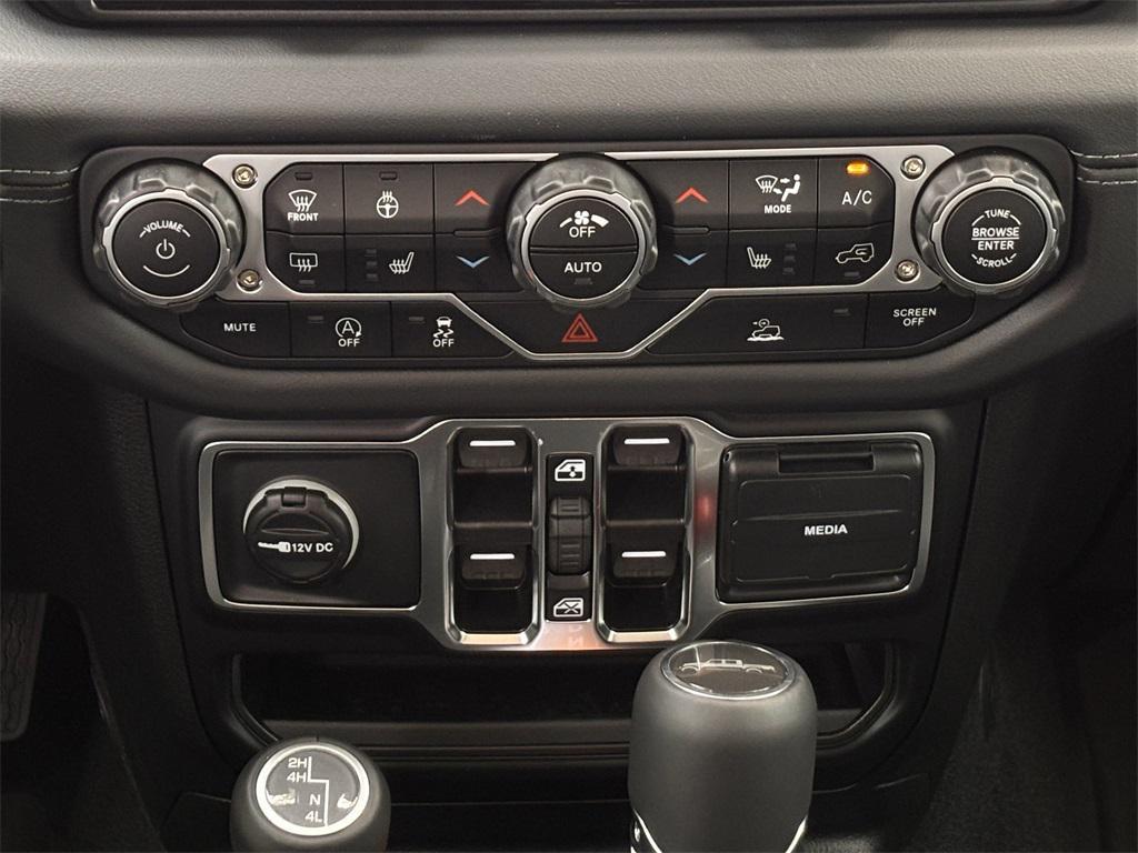 new 2025 Jeep Gladiator car, priced at $44,624