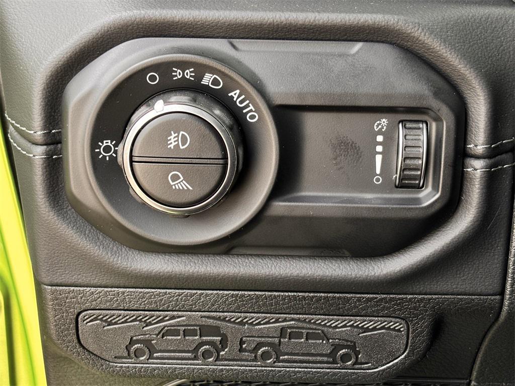 new 2025 Jeep Gladiator car, priced at $44,624