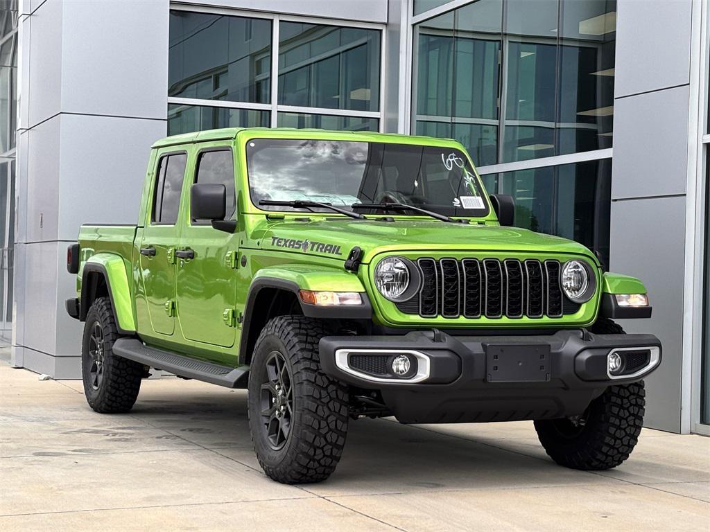 new 2025 Jeep Gladiator car, priced at $44,624