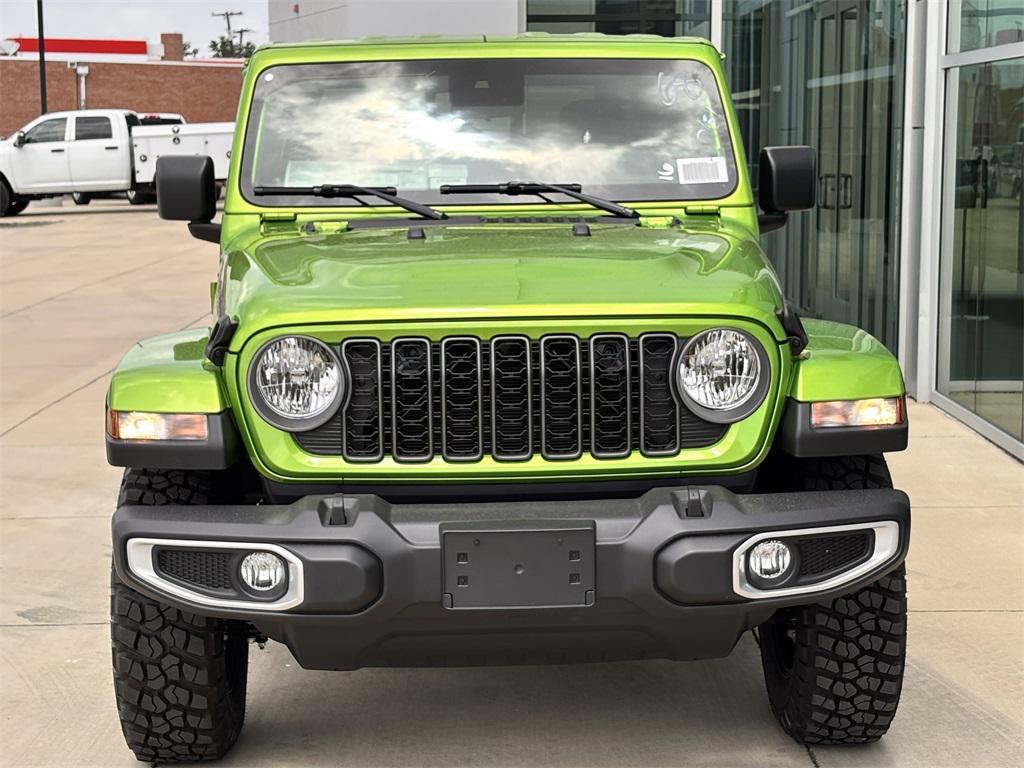 new 2025 Jeep Gladiator car, priced at $44,624