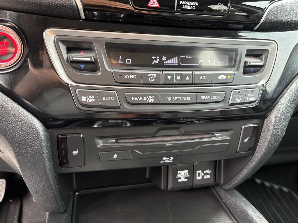 used 2022 Honda Pilot car, priced at $24,992