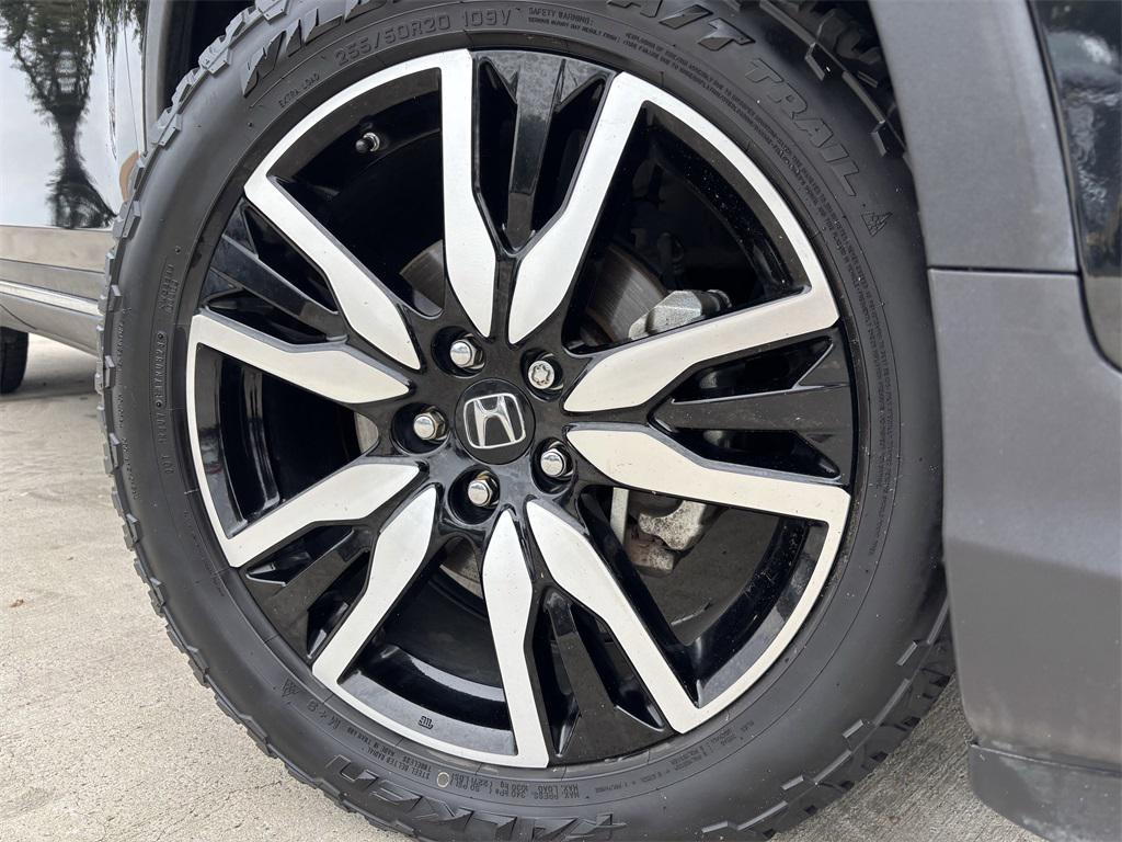 used 2022 Honda Pilot car, priced at $24,992