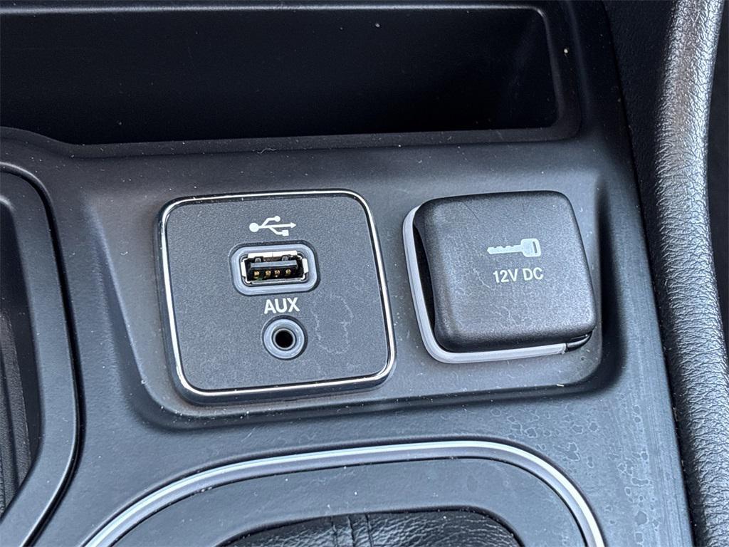used 2019 Jeep Cherokee car, priced at $14,692