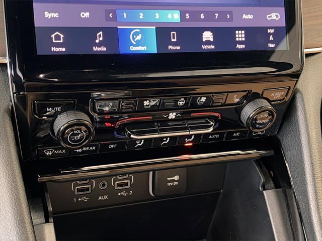 new 2025 Jeep Grand Cherokee car, priced at $55,730