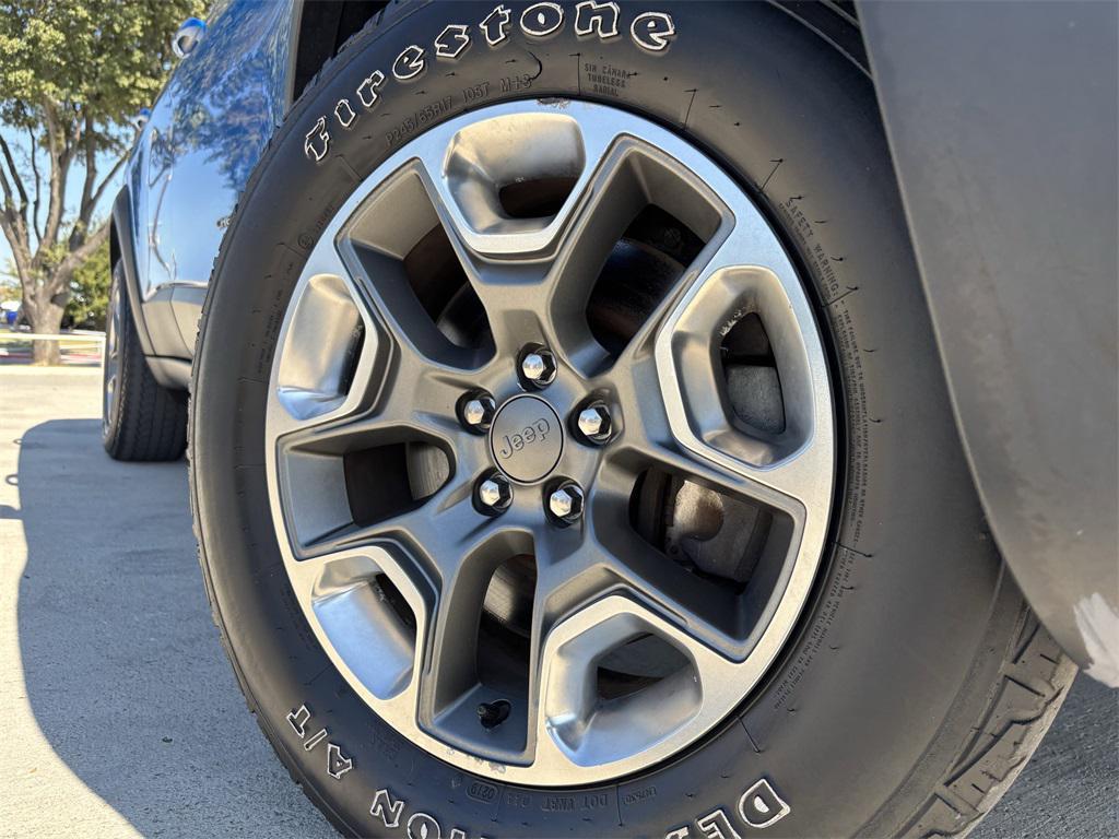used 2019 Jeep Cherokee car, priced at $23,751