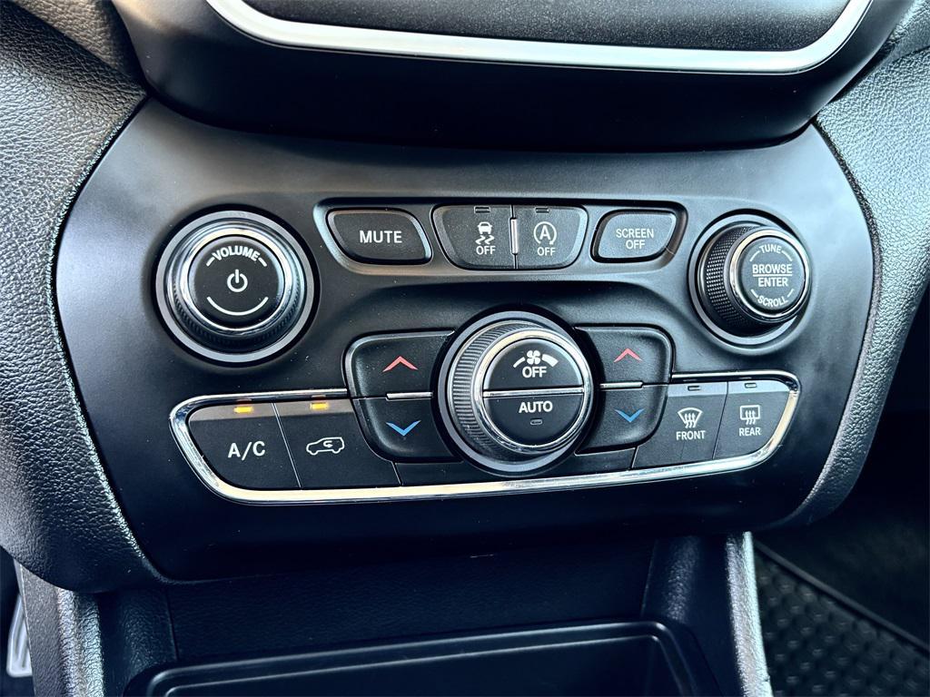 used 2019 Jeep Cherokee car, priced at $23,751