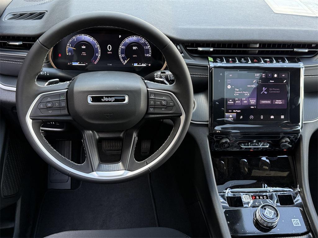 new 2025 Jeep Grand Cherokee car, priced at $38,125