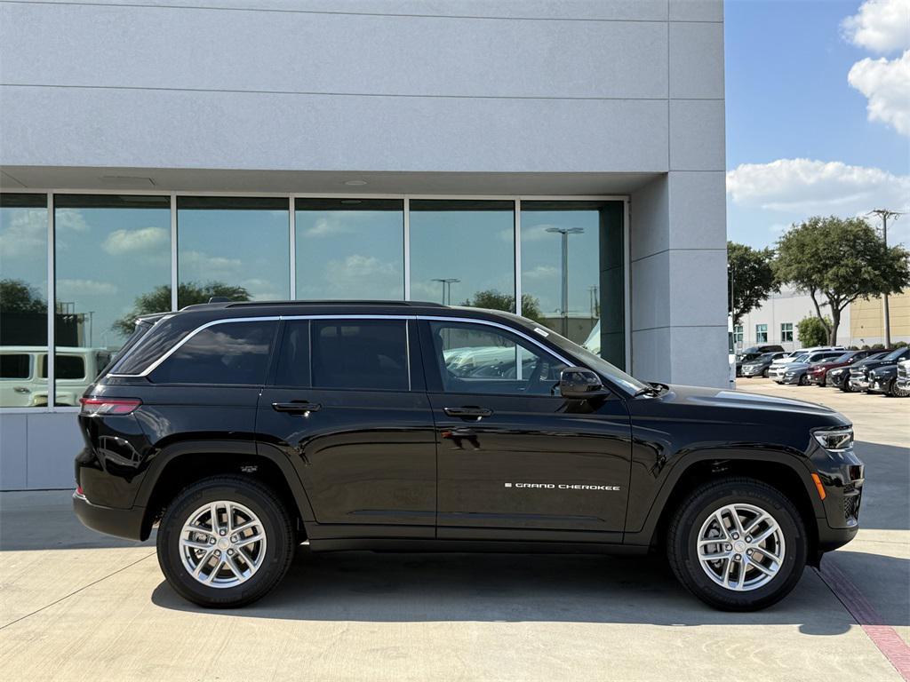 new 2025 Jeep Grand Cherokee car, priced at $38,125