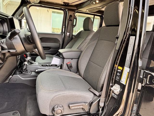 new 2025 Jeep Gladiator car, priced at $37,942