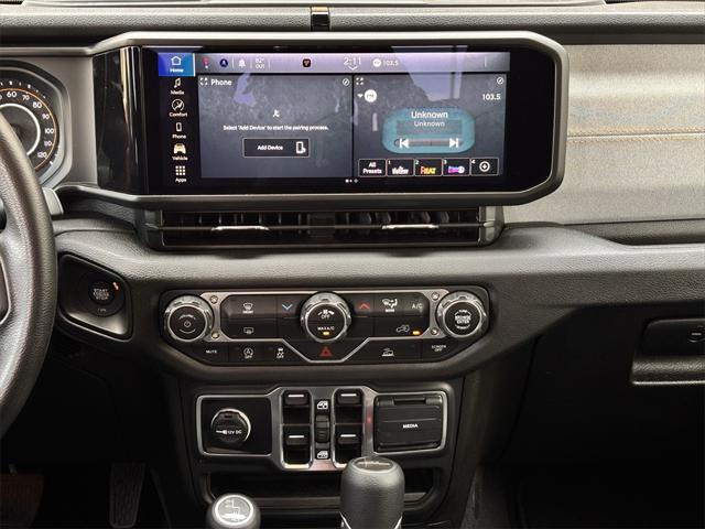 new 2025 Jeep Gladiator car, priced at $41,885