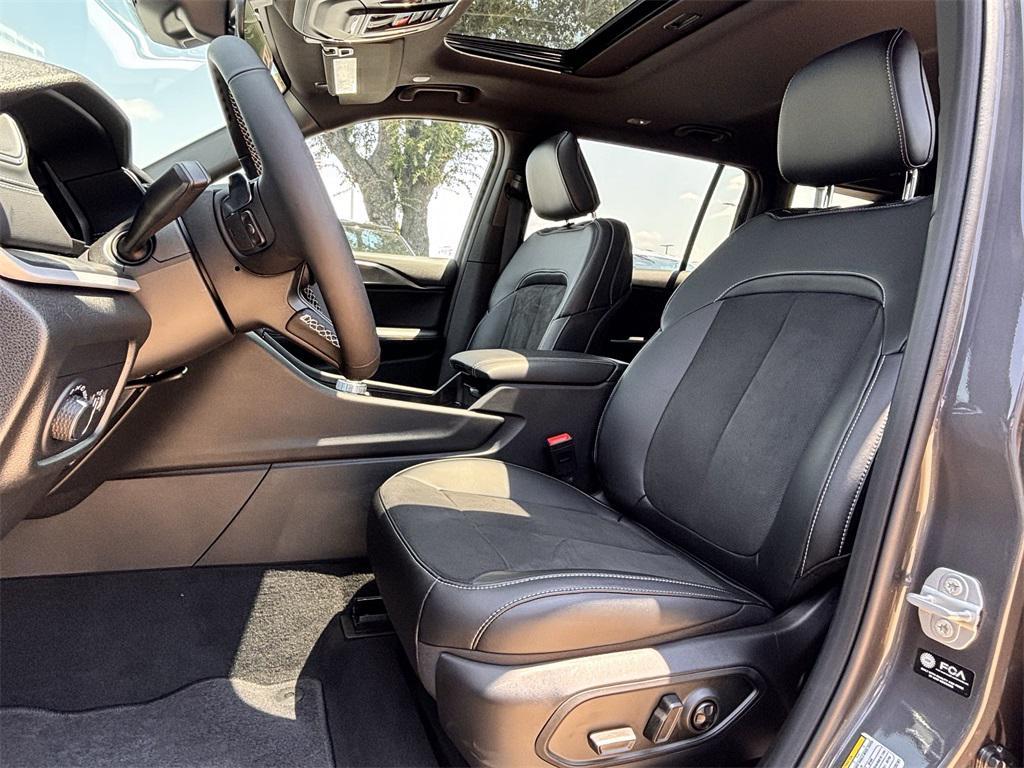 new 2025 Jeep Grand Cherokee L car, priced at $44,225