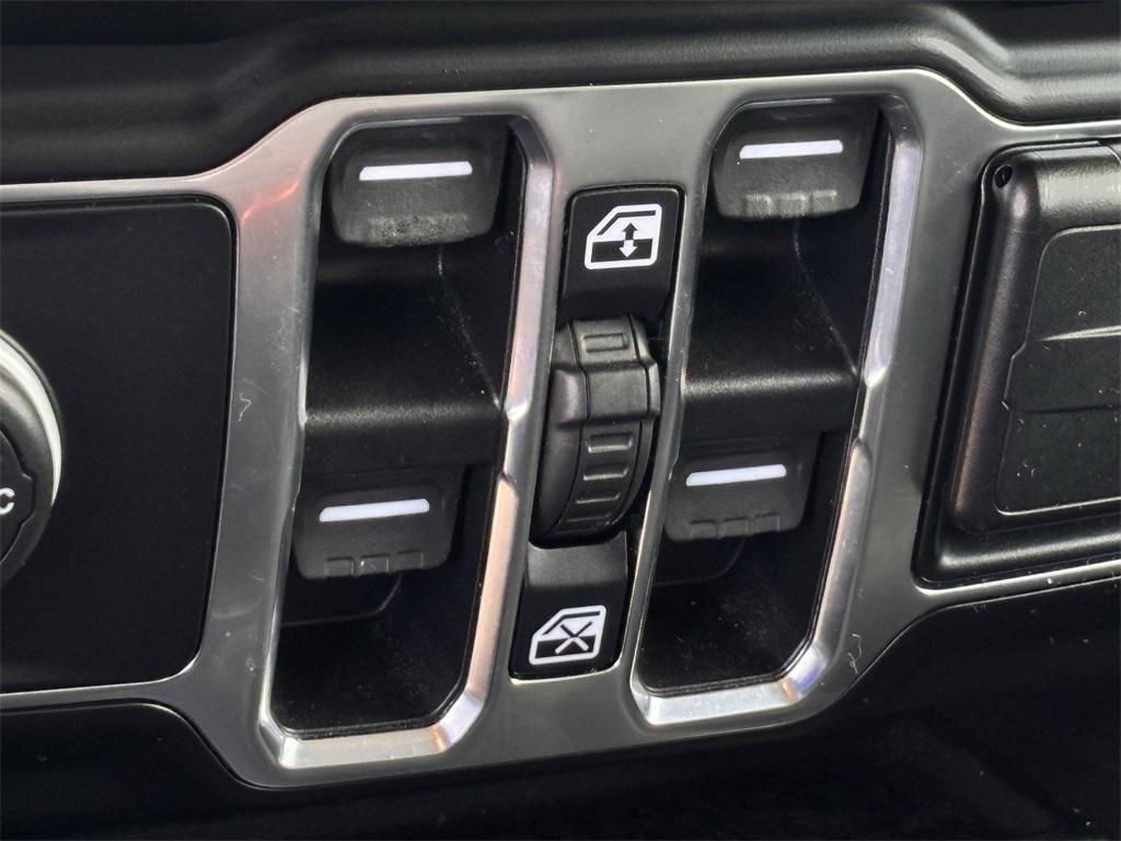 used 2021 Jeep Wrangler Unlimited car, priced at $30,374