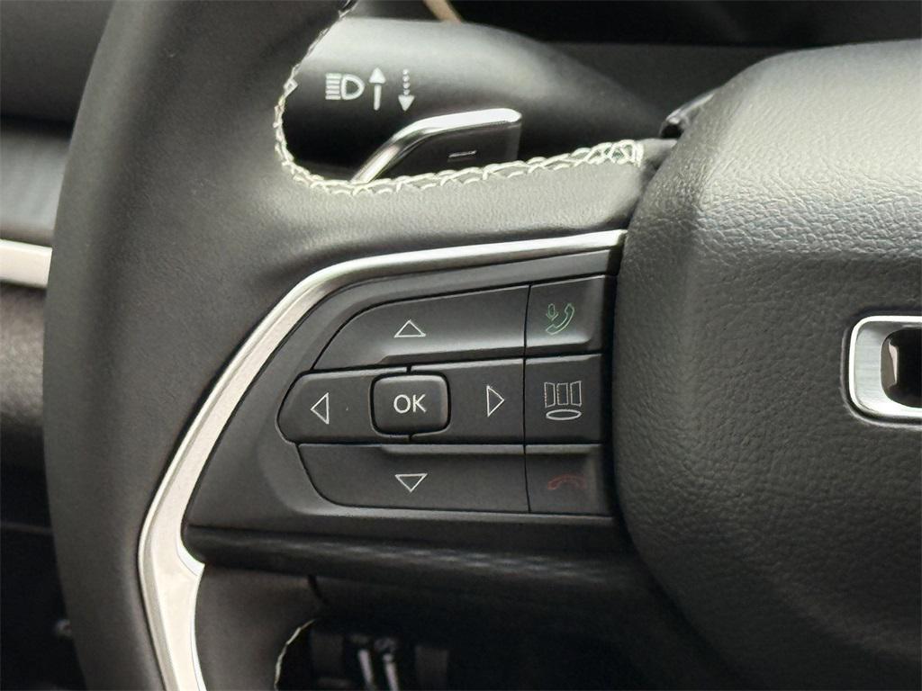 new 2025 Jeep Grand Cherokee car, priced at $34,925