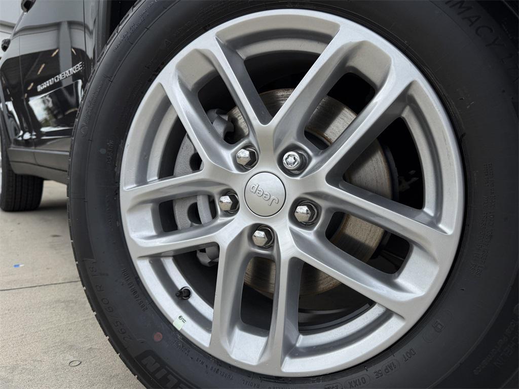 new 2025 Jeep Grand Cherokee car, priced at $34,925