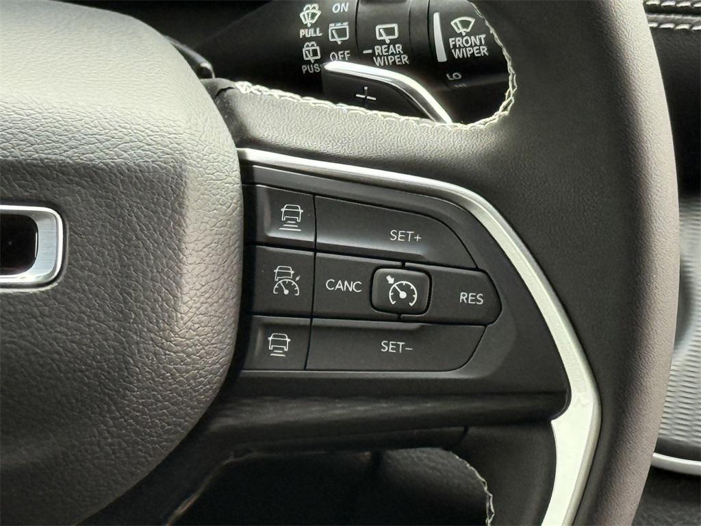 new 2025 Jeep Grand Cherokee car, priced at $34,925