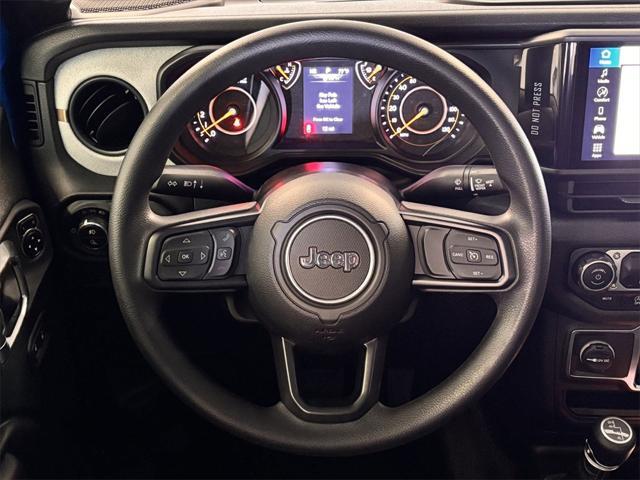 new 2025 Jeep Gladiator car, priced at $41,885