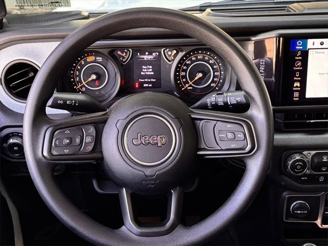 new 2025 Jeep Wrangler car, priced at $39,355