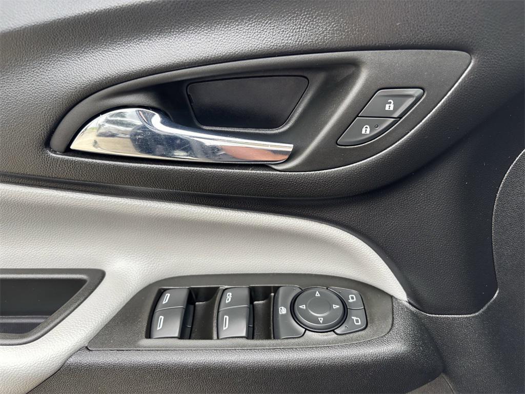 used 2023 Chevrolet Equinox car, priced at $22,339