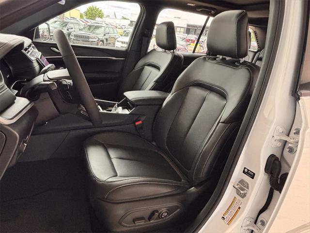 new 2025 Jeep Grand Cherokee car, priced at $49,724