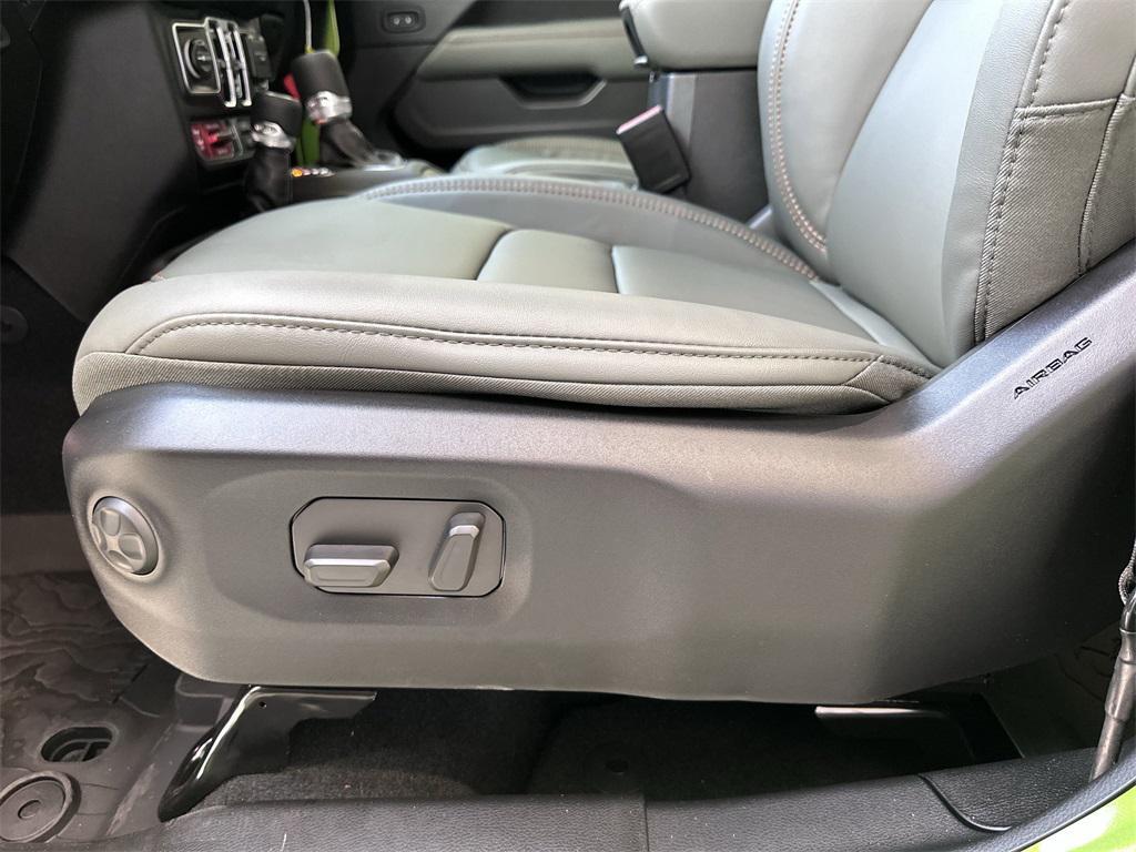 new 2025 Jeep Gladiator car, priced at $58,915